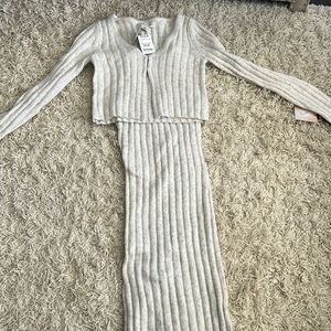 Never worn sweater dress with matching cropped sweater. Size medium